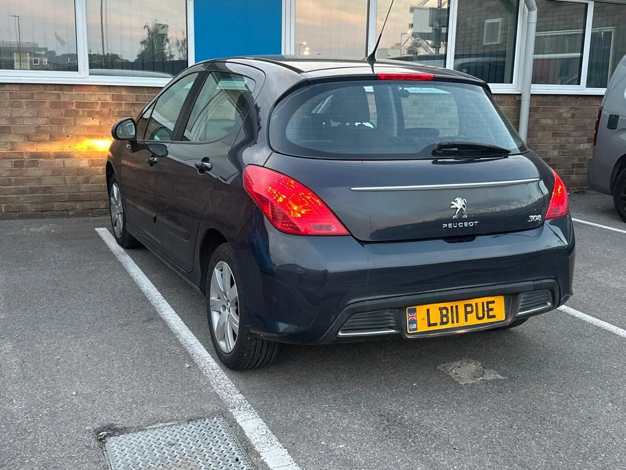 Peugeot 308 2011 photo 3