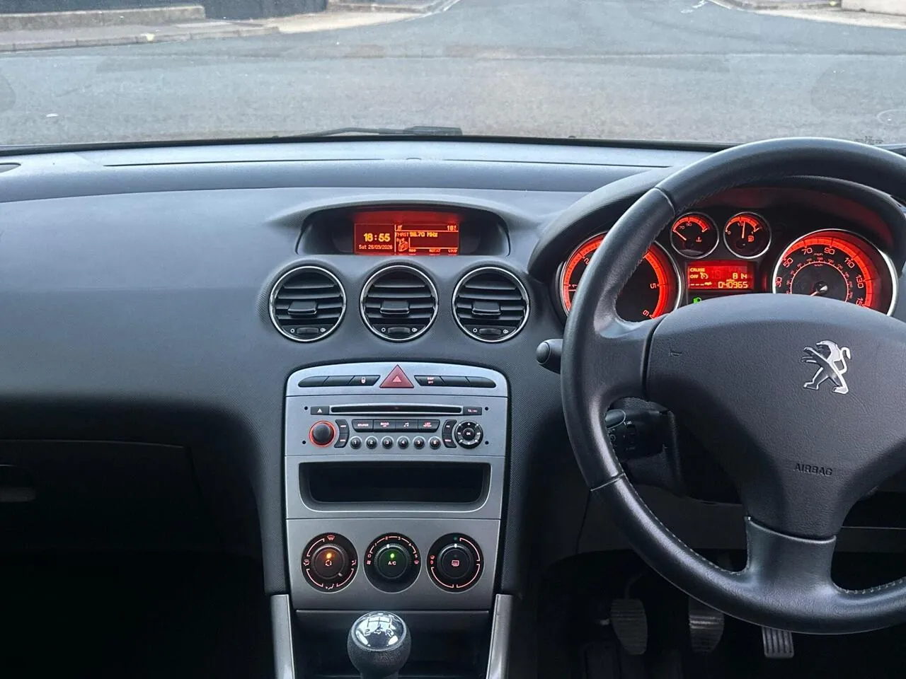 Peugeot 308 2011 photo 5