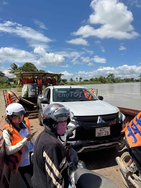 Mitsubishi Triton 2022 photo 2