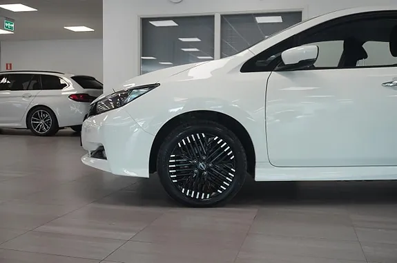 Nissan Leaf 2023 photo 4