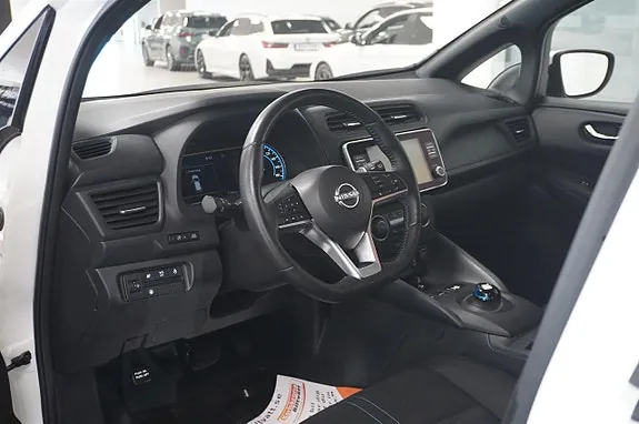 Nissan Leaf 2023 photo 2