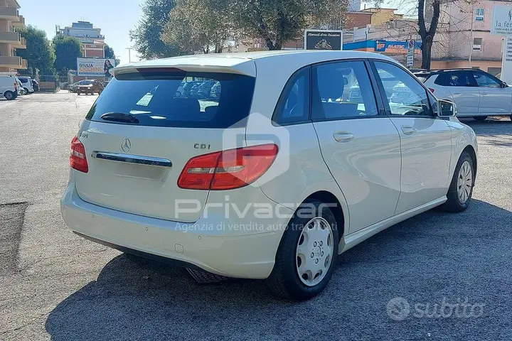 Mercedes-Benz B 180 Cdi 2013 photo 5
