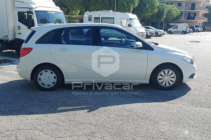 Mercedes-Benz B 180 Cdi 2013 photo 4