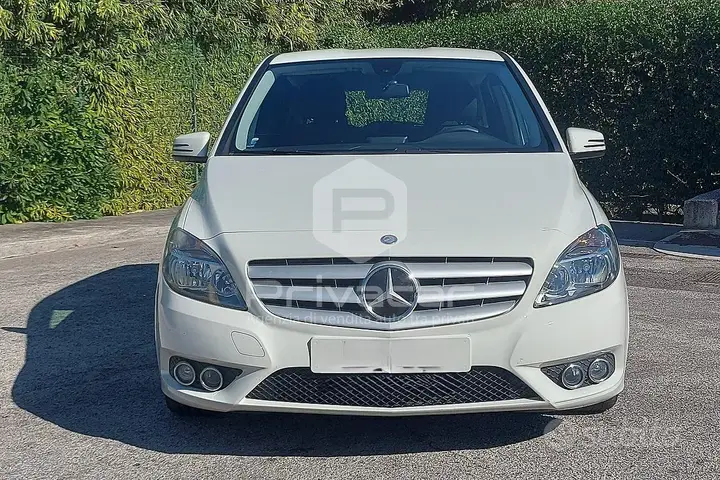 Mercedes-Benz B 180 Cdi 2013 photo 2