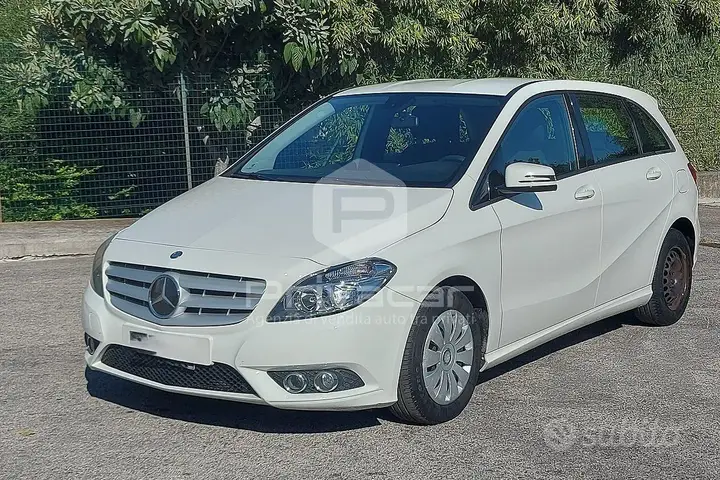 Mercedes-Benz B 180 Cdi 2013 photo 3