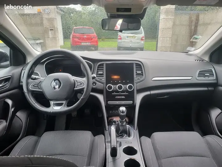 Renault Megane 2020 photo 2