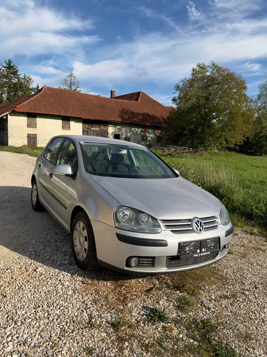 Volkswagen Golf 2003 photo 2