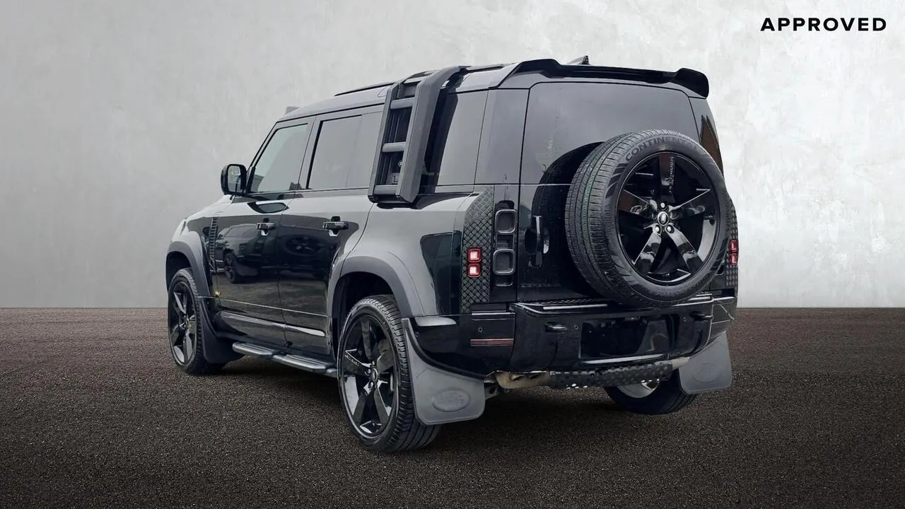 Land Rover Defender 110 2023 photo 2