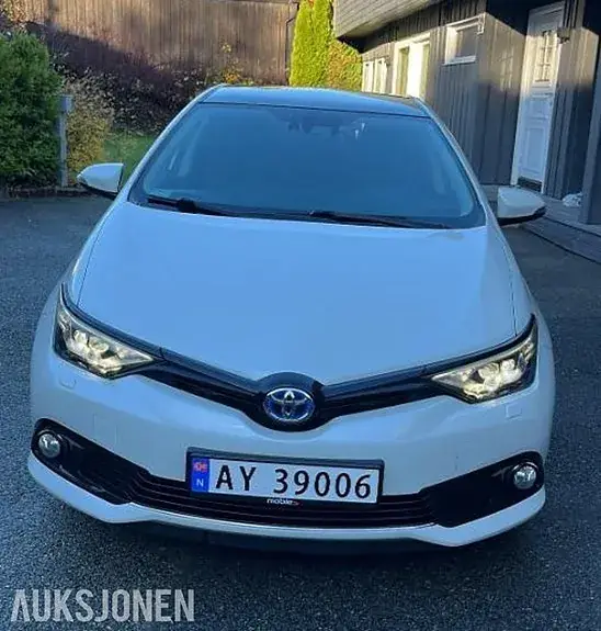 Toyota Auris 2019 photo 2
