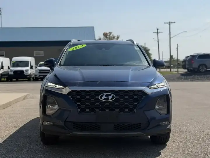 Hyundai Santa Fe 2019 photo 2