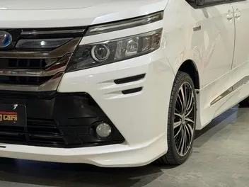 Toyota Voxy 2015 photo 5