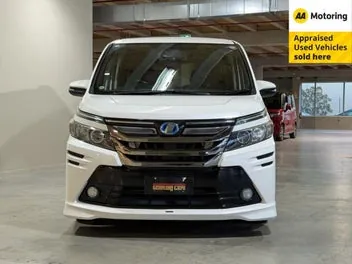 Toyota Voxy 2015 photo 3
