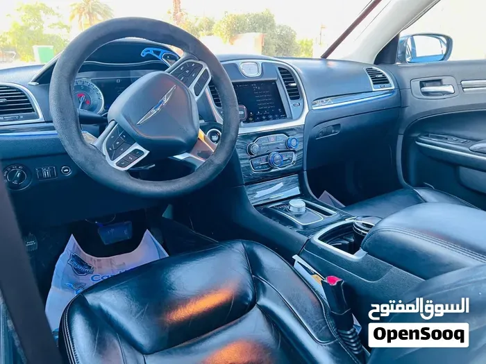 Chrysler 300 2022 photo 4
