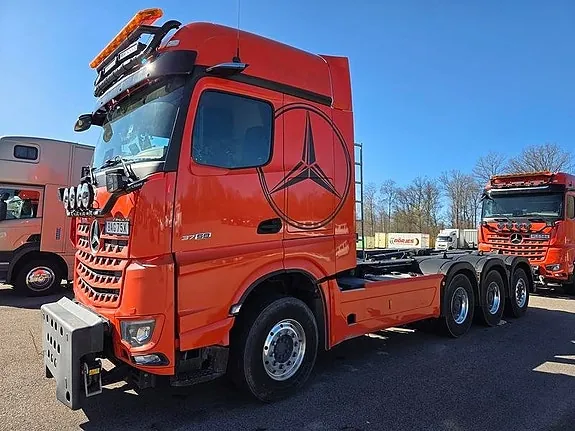 Mercedes-Benz Arocs 3758