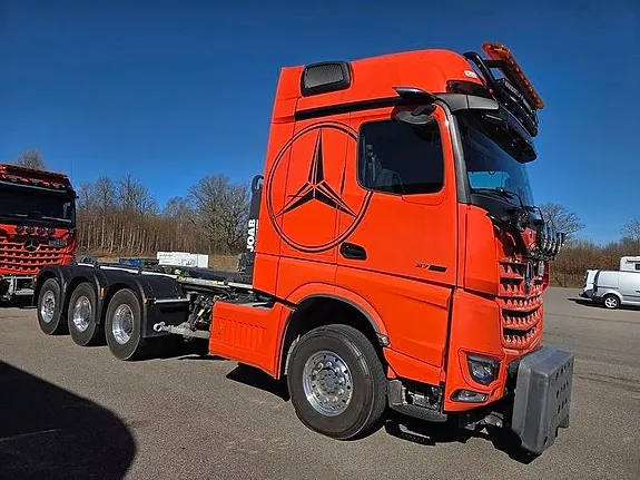 Mercedes-Benz Arocs 3758 2023 photo 2