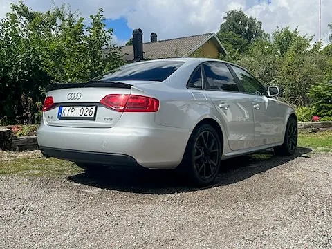 Audi A4 2011 photo 4