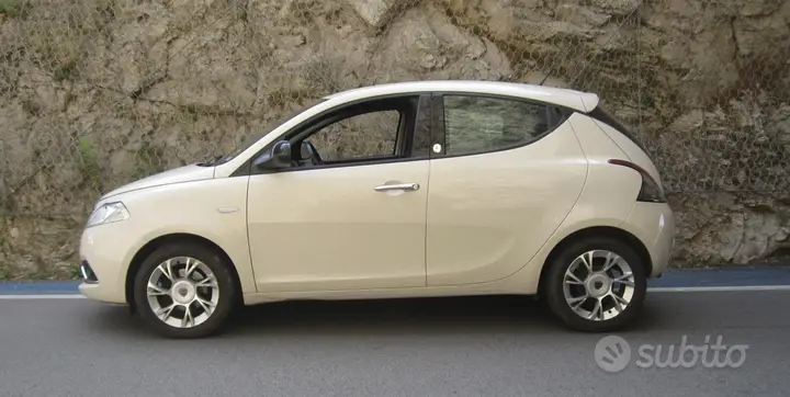 Lancia Ypsilon 2016 photo 3