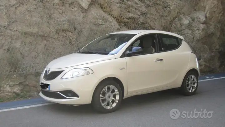 Lancia Ypsilon 2016 photo 2