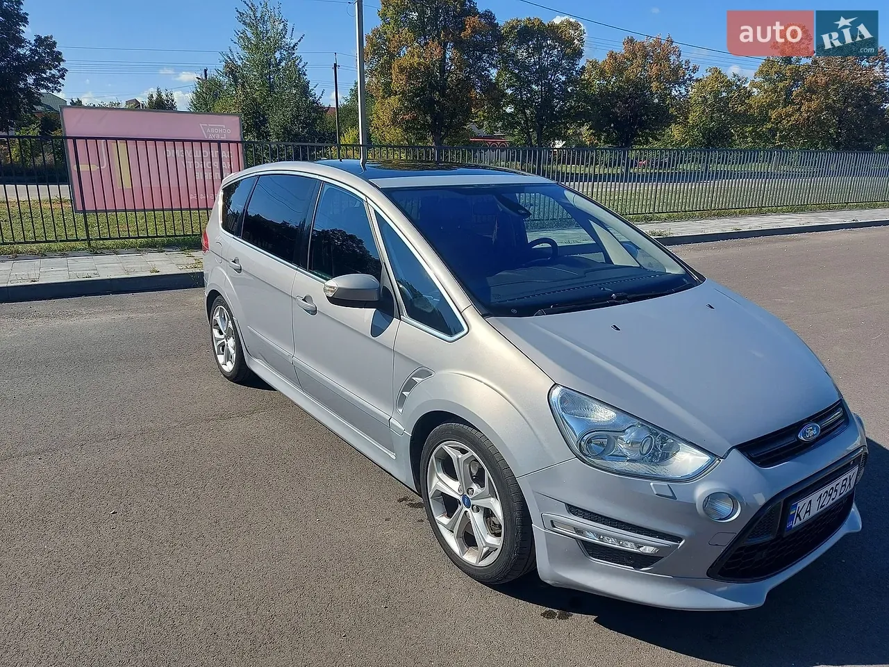Ford S-Max 2011 photo 4