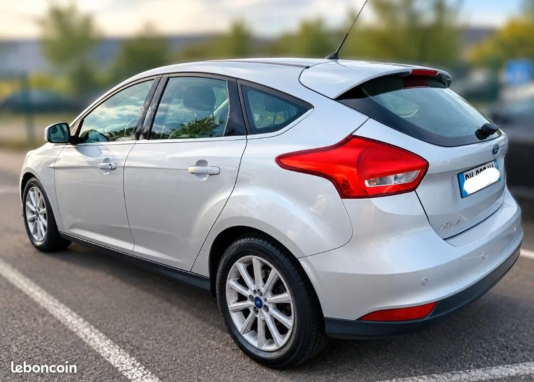 Ford Focus 2015 photo 2