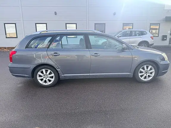 Toyota Avensis 2005 photo 3