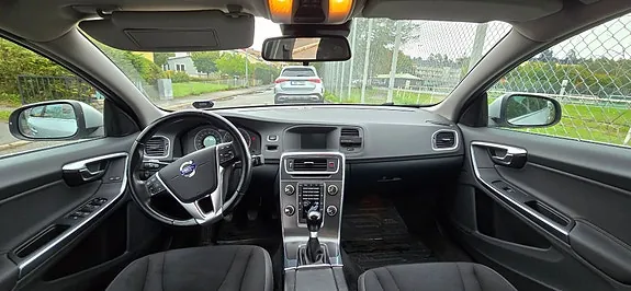 Volvo S60 2011 photo 4