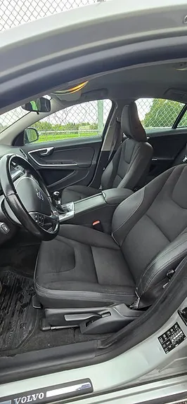 Volvo S60 2011 photo 5