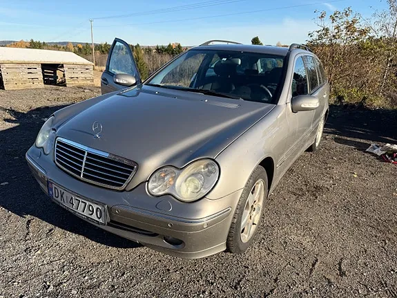 Mercedes-Benz C180 2003 photo 2