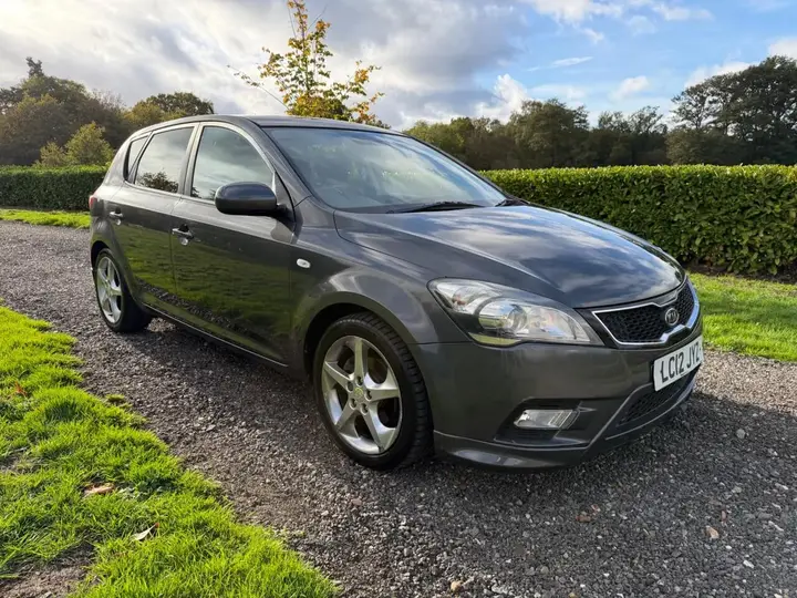 Kia Ceed 2012 photo 5