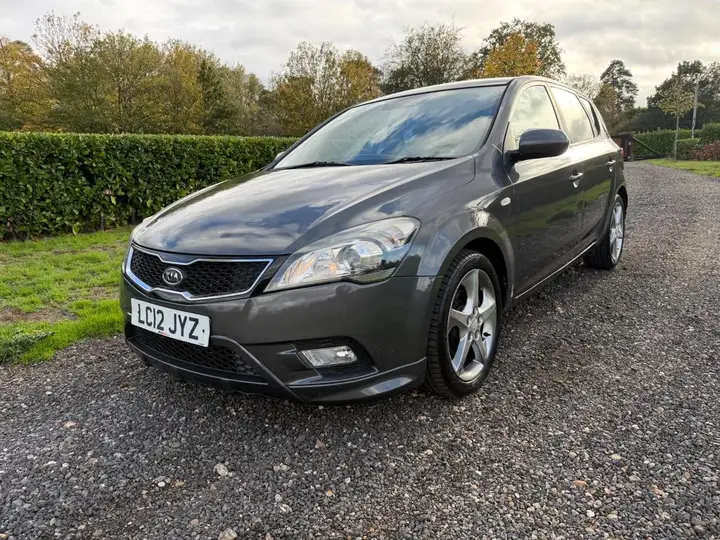 Kia Ceed 2012 photo 3