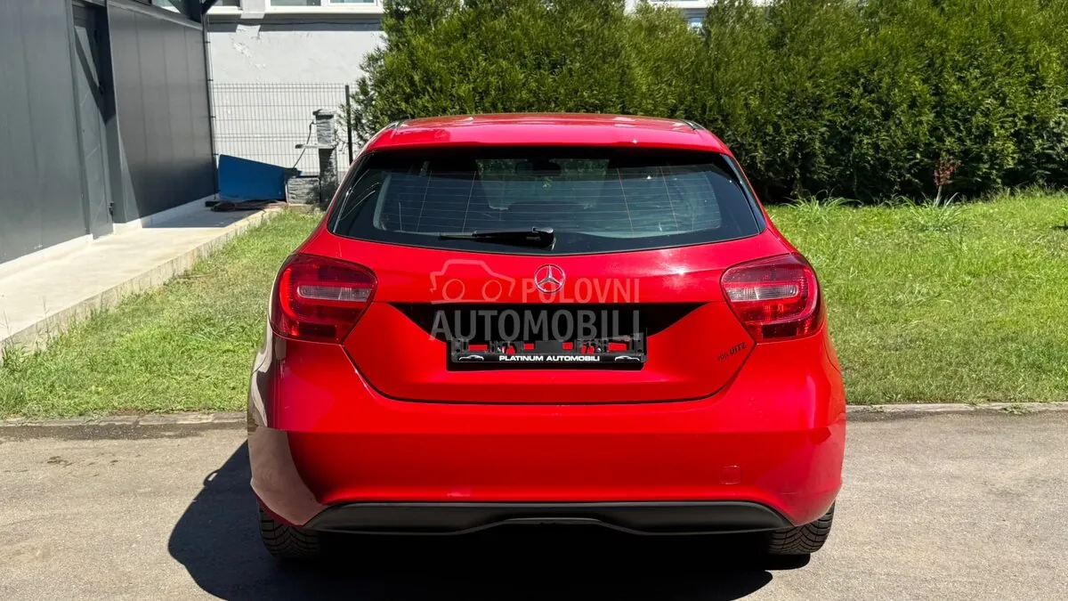 Mercedes-Benz A 180 2013 photo 4