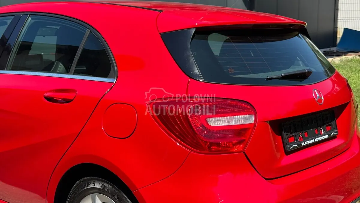 Mercedes-Benz A 180 2013 photo 3