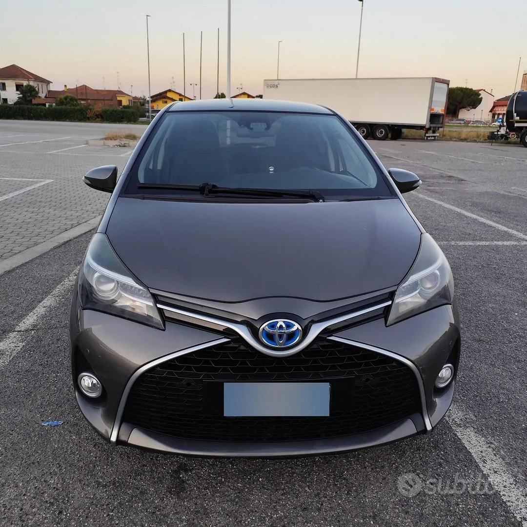 Toyota Yaris 2015 photo 3