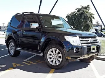 Mitsubishi Pajero 2011 photo 2