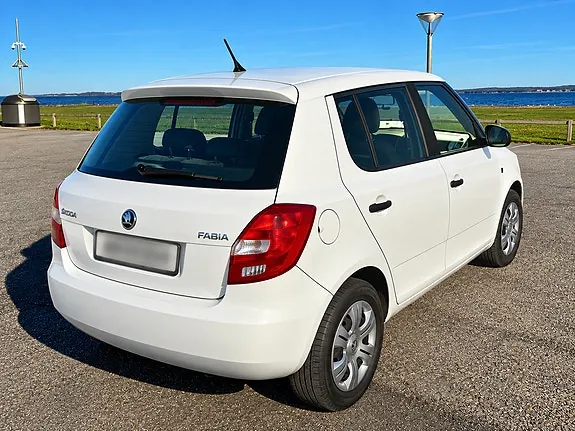 Skoda Fabia 2014 photo 4