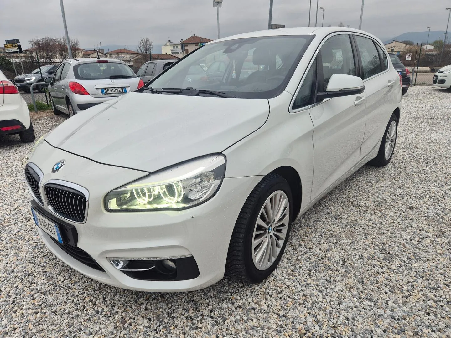 BMW 2 Series Active Tourer 2015 photo 2