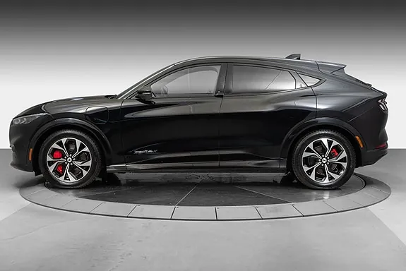 Ford Mustang Mach-E 2023 photo 2