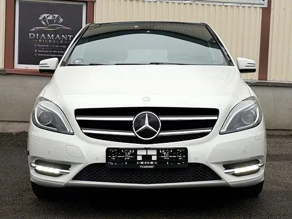 Mercedes-Benz B 200 2012 photo 2