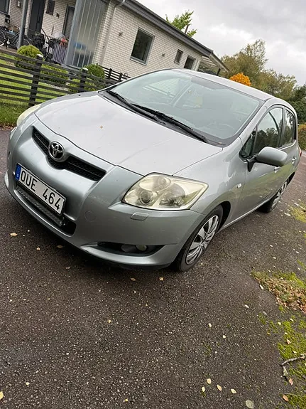 Toyota Auris 2009 photo 2