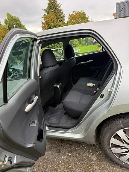 Toyota Auris 2009 photo 4