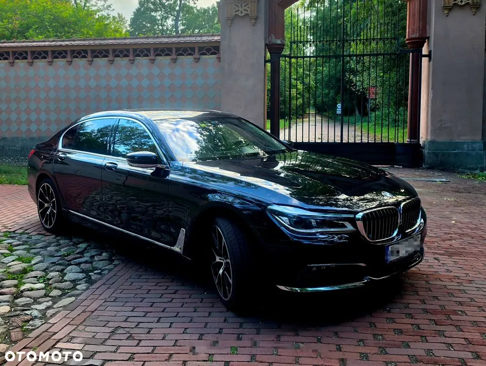 BMW Seria 7 750Li 2017 photo 2
