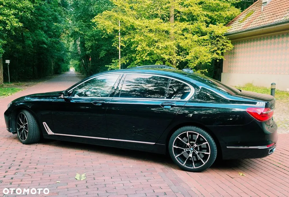 BMW Seria 7 750Li 2017 photo 5