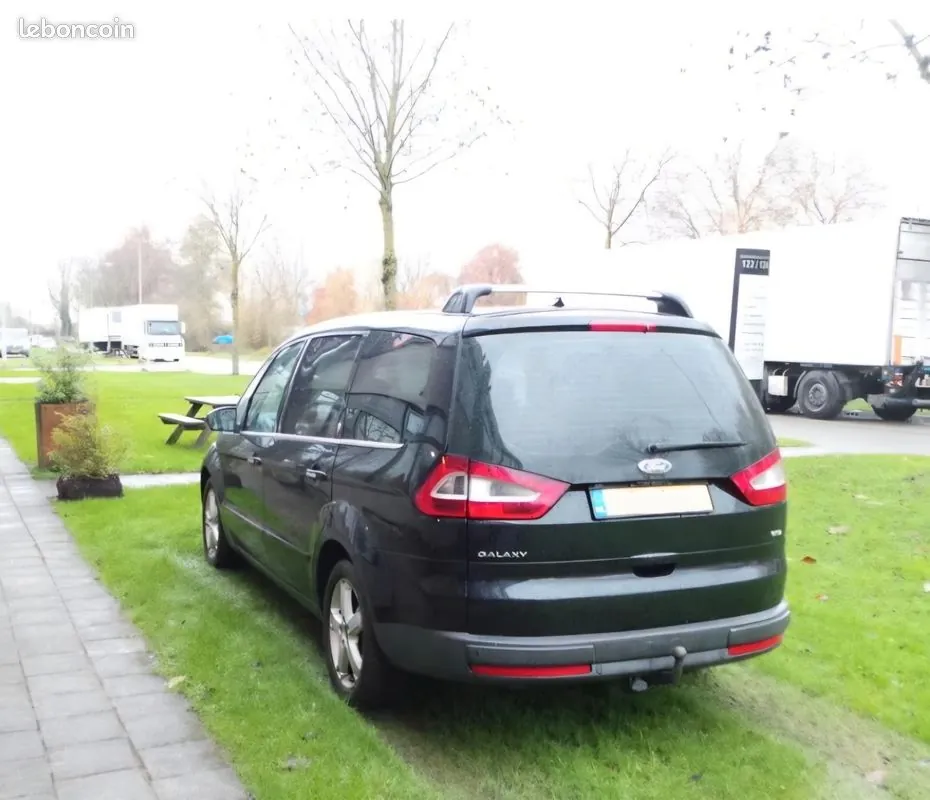 Ford Galaxy 2009 photo 2