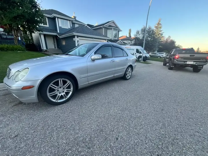 Mercedes-Benz C-Class 2002 photo 2