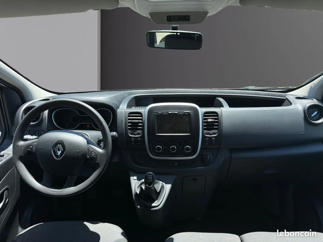 Renault Trafic 2020 photo 2