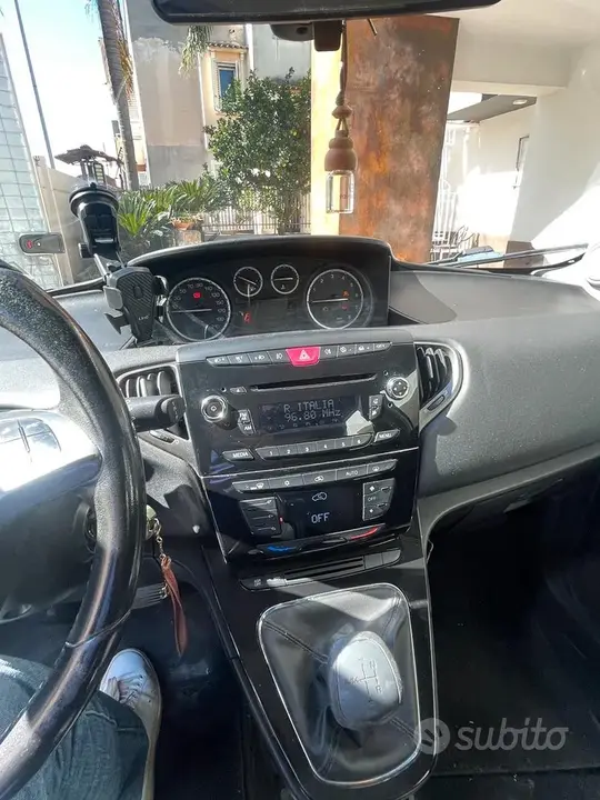Lancia Ypsilon 2012 photo 5