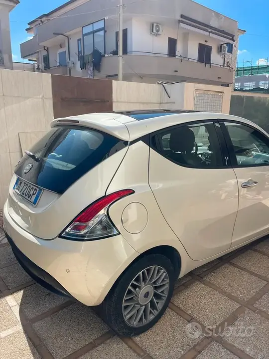 Lancia Ypsilon 2012 photo 3