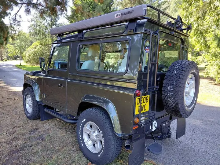 Land Rover Defender 2008 photo 3