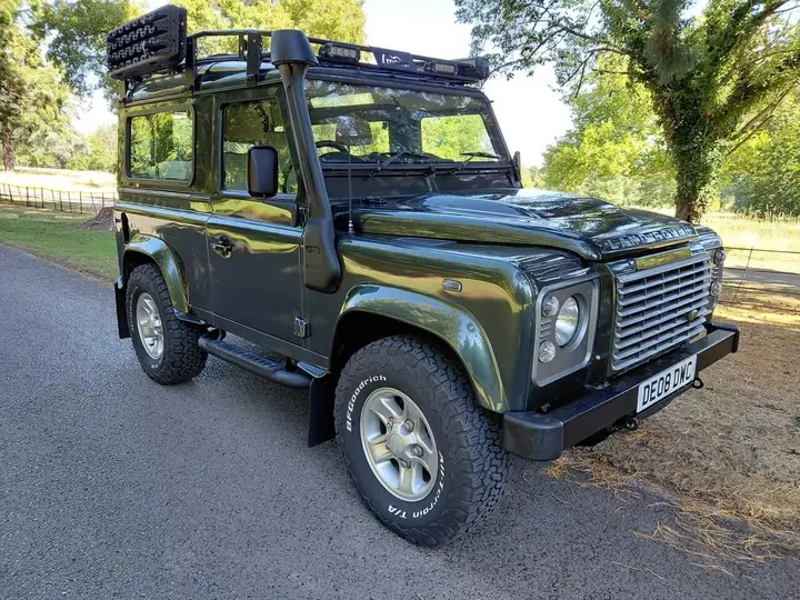 Land Rover Defender 2008 photo 2