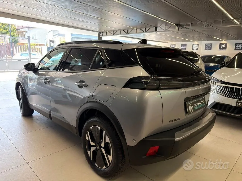 Peugeot 2008 2023 photo 4
